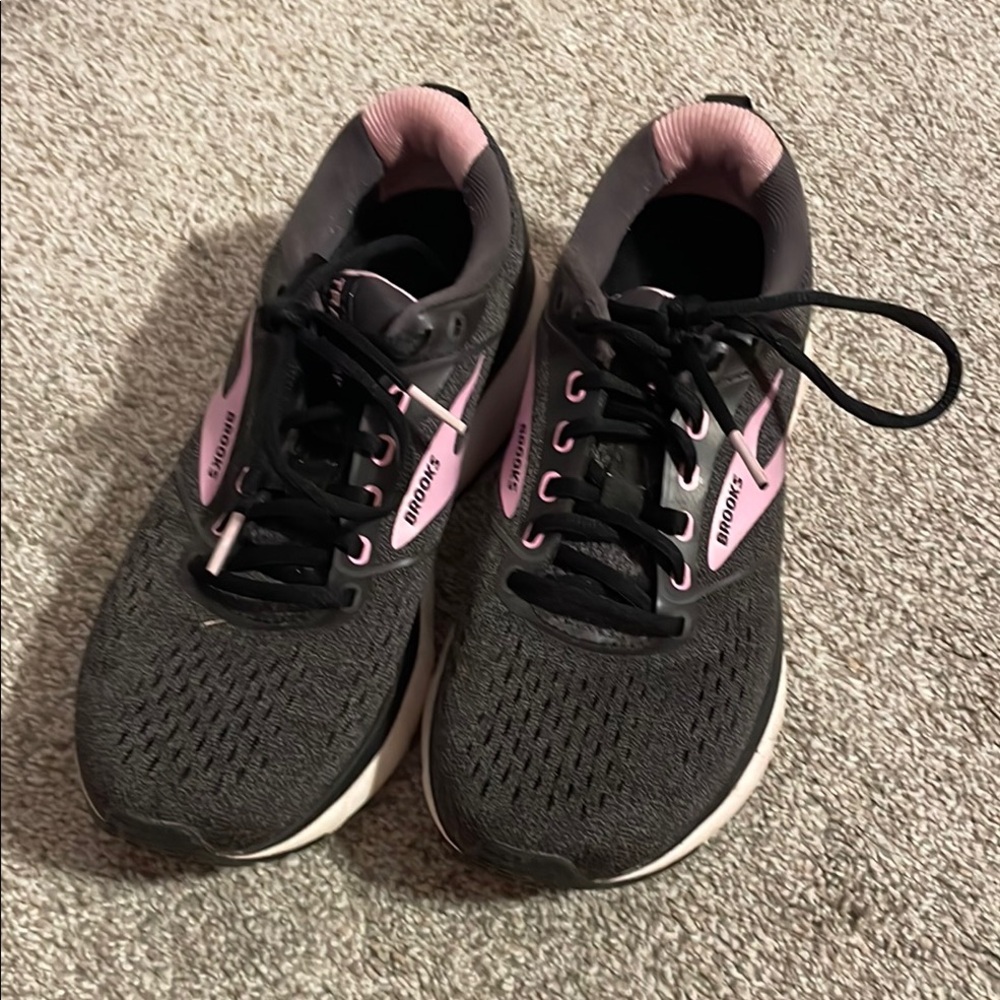 Brooks Black/Gray and Pink Sneakers with Breathable Mesh